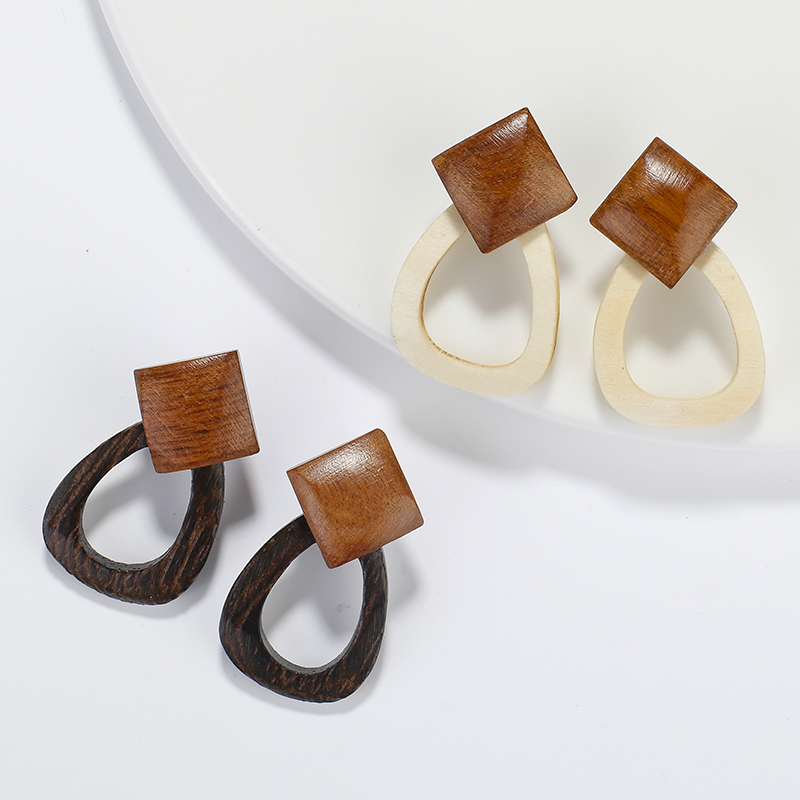AENSOA Vintage Ethnic Big Wooden Geometric Earrings For Women Gold Dangle Drop Earring 2020 Female Earrings Fashion Boho Jewelry
AENSOA Vintage Ethnic Big Wooden Geometric Earrings For Women Gold Dangle Drop Earring 2020 Female Earrings Fashion Boho Jewelry