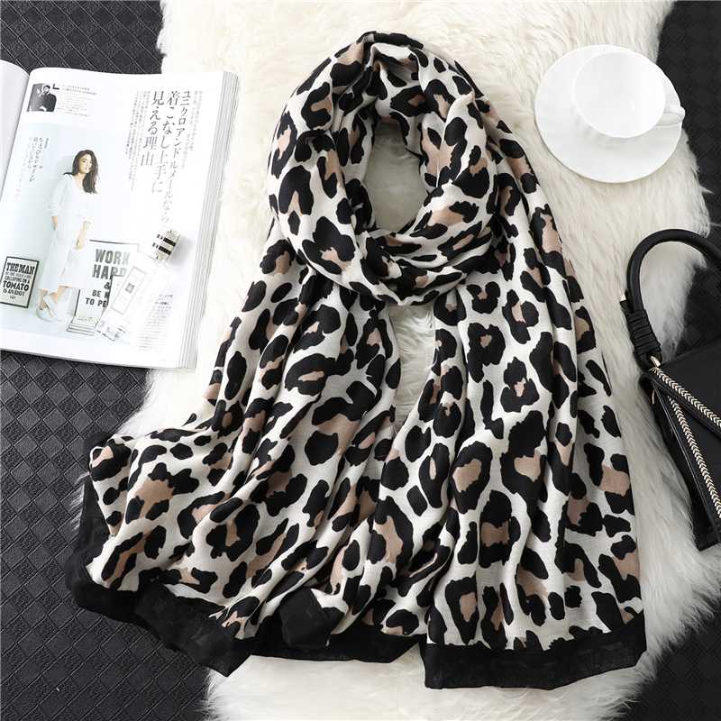 New autumn and winter classic fashion leopard print cotton scarf ladies long warm and versatile silk scarf dual-use shawl
New autumn and winter classic fashion leopard print cotton scarf ladies long warm and versatile silk scarf dual-use shawl
