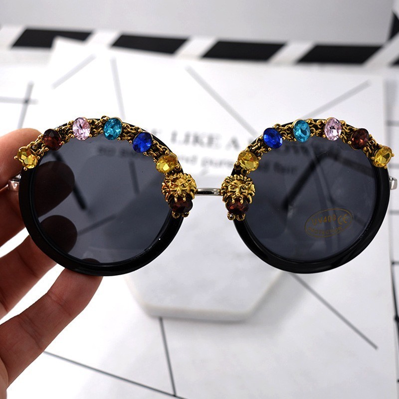 Luxury Handmade Diamond Round Sunglasses Women 2020 Vintage Carving Flower Sun Glasses Oculos Feminino Lentes Gafas De Sol Mujer
Luxury Handmade Diamond Round Sunglasses Women 2020 Vintage Carving Flower Sun Glasses Oculos Feminino Lentes Gafas De Sol Mujer