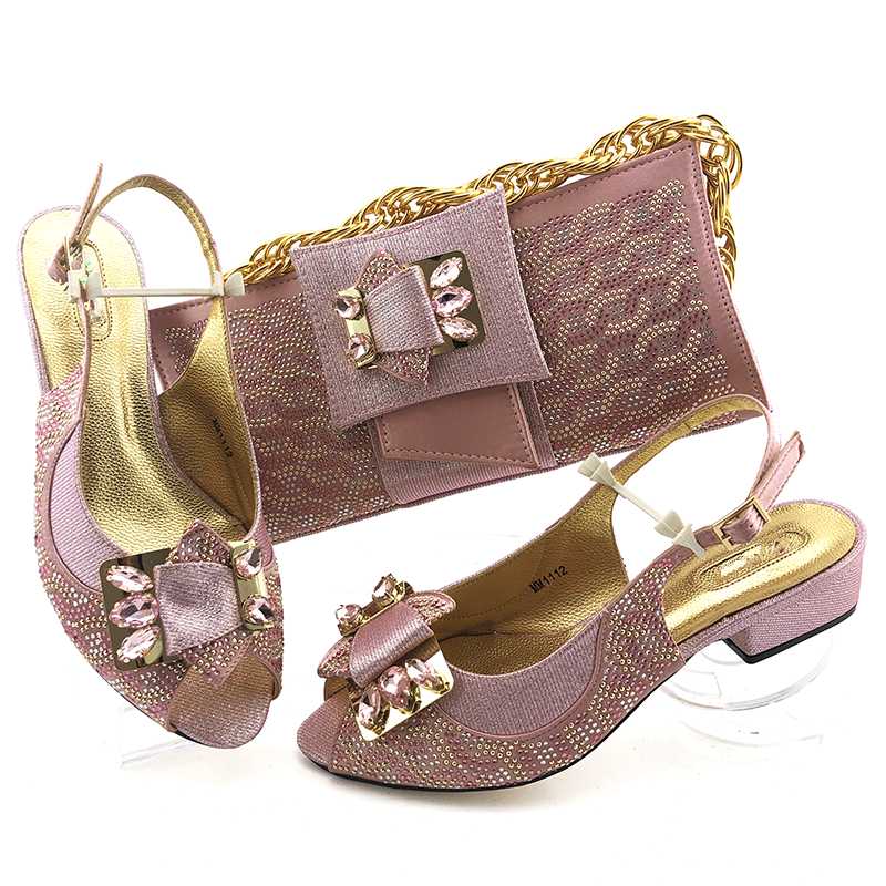 Amazing wedding/party pink medium heel sandal shoes and handbag set with rhinestones MM1112, heel height 3.8cm, As pic
Amazing wedding/party pink medium heel sandal shoes and handbag set with rhinestones MM1112, heel height 3.8cm, As pic