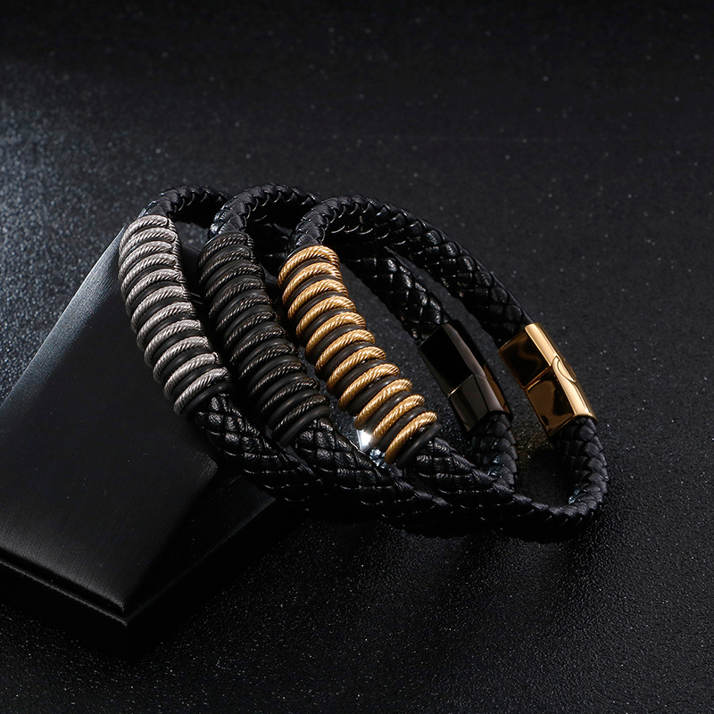 European and American retro fashion bracelets, hand-made fashion leather men's bracelets
European and American retro fashion bracelets, hand-made fashion leather men's bracelets