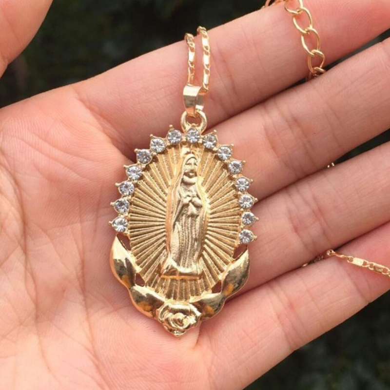 Vintage Virgin Mary Pendant Crystal Necklace Religious Catholic Choker Jewelry 
Vintage Virgin Mary Pendant Crystal Necklace Religious Catholic Choker Jewelry