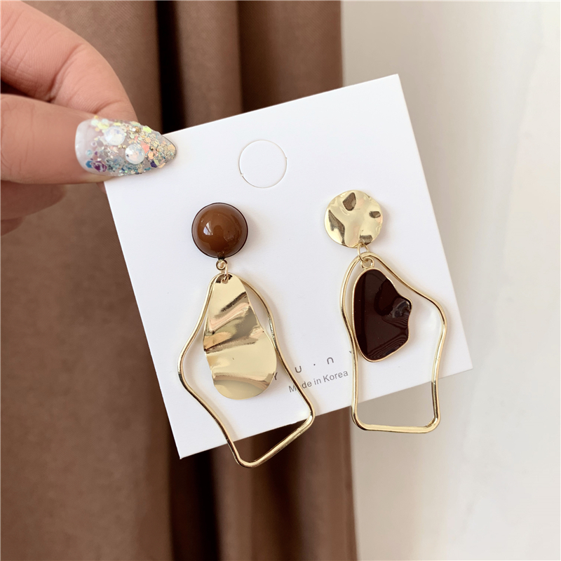 Stud South Korea Temperament Retro Earrings Geometrical Irregular Drip Asymmetry Simple
Stud South Korea Temperament Retro Earrings Geometrical Irregular Drip Asymmetry Simple
