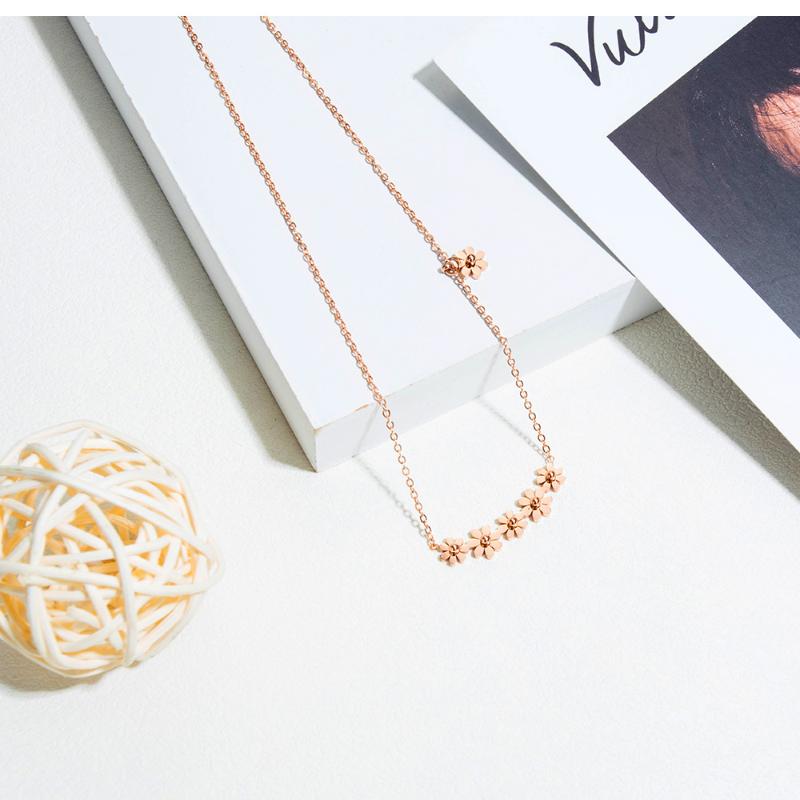 Hot Sale Six Little Daisy Necklace Stainless Steel Rose Gold Color Titanium Steel Casual Lady Necklace
Hot Sale Six Little Daisy Necklace Stainless Steel Rose Gold Color Titanium Steel Casual Lady Necklace
