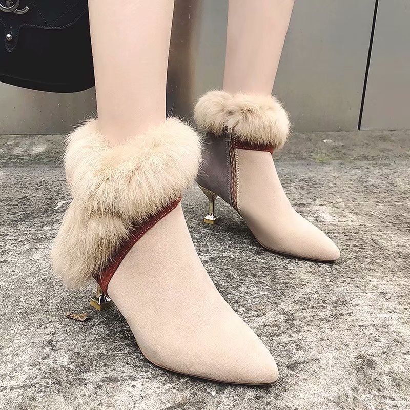 Fine-heeled furry short boots and nude boots women's winter 2020 European and American new style pointed mid-heel fashion, Black
Fine-heeled furry short boots and nude boots women's winter 2020 European and American new style pointed mid-heel fashion, Black