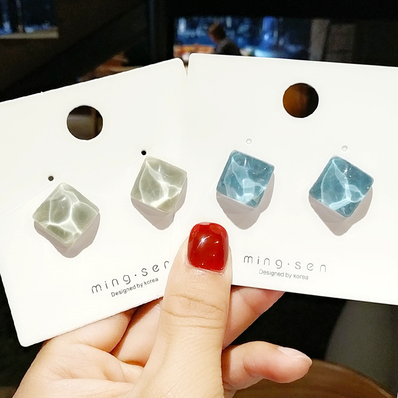 Stud Square Resin Women Earrings Korean Cute Candy Color Chic Earing Fashion Jewelry Girls Accesorios Pendientes Mujer Moda 2021
Stud Square Resin Women Earrings Korean Cute Candy Color Chic Earing Fashion Jewelry Girls Accesorios Pendientes Mujer Moda 2021