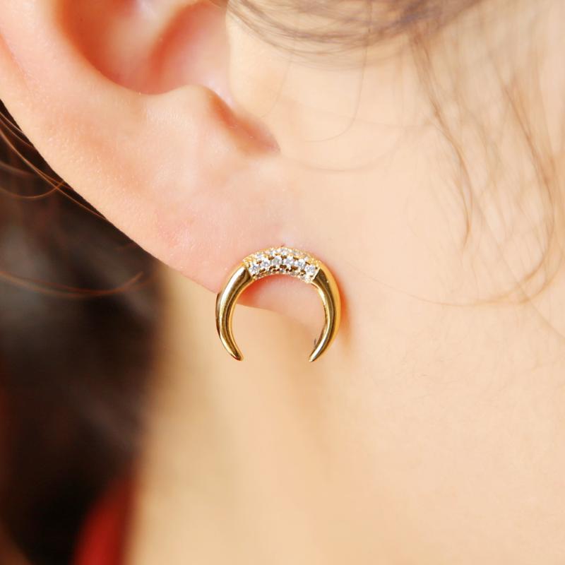 2020 Women's Fashion Lovely Crescent moon Stud Earrings horn Earrings Jewelry Gift factory direct delicate dainty gold cz earing
2020 Women's Fashion Lovely Crescent moon Stud Earrings horn Earrings Jewelry Gift factory direct delicate dainty gold cz earing