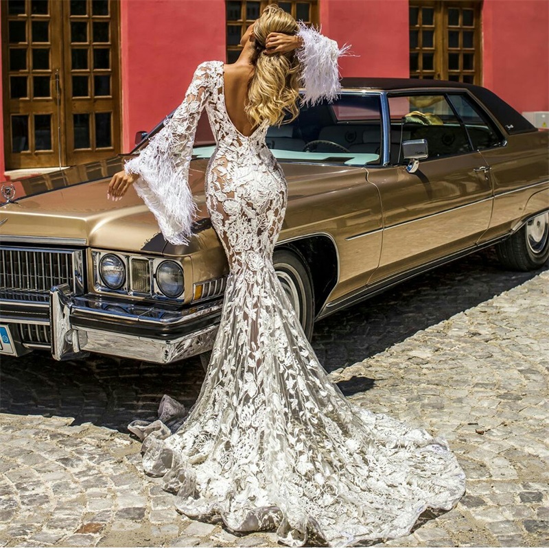Sexy High V-neck Mermaid Wedding Dresses Long Sleeves Dubai Arabia Lace Feather Appliqued Bridal Gowns Backless Chic Vestidos De Novia