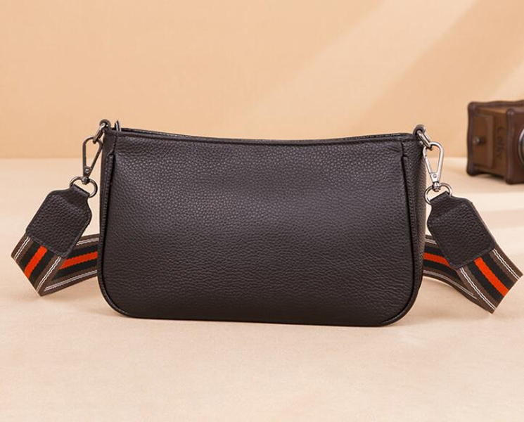 Women's genuine leather bag classic zipper Joker shoulder messenger bags fashion ladies baguette handbags
Women's genuine leather bag classic zipper Joker shoulder messenger bags fashion ladies baguette handbags