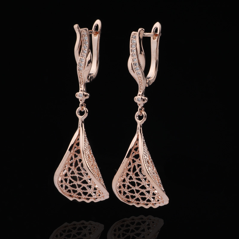 New Gift Trendy 585 Rose Gold Natural Zircon Long Earrings For Women Wedding Hollow Irregular Wave Earring Jewelry
New Gift Trendy 585 Rose Gold Natural Zircon Long Earrings For Women Wedding Hollow Irregular Wave Earring Jewelry