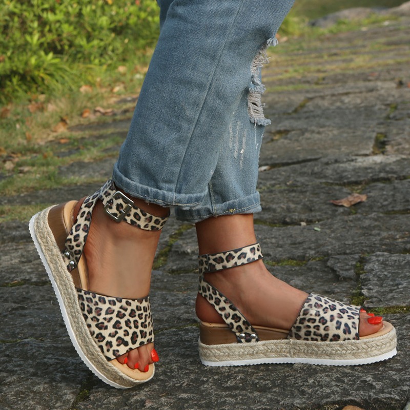 Plus Size Women Sandal Summer Shoes 2020 Flip Flop Chaussures Femme Platform Sandals 2020 Plus Size Casual Ladies Shoes, Brown
Plus Size Women Sandal Summer Shoes 2020 Flip Flop Chaussures Femme Platform Sandals 2020 Plus Size Casual Ladies Shoes, Brown