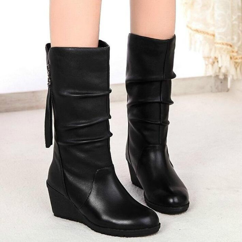 2020 women winter snow boots waterproof PU leather cotton shoes woman plus velvet wedge high heel ladies boot large size, Black
2020 women winter snow boots waterproof PU leather cotton shoes woman plus velvet wedge high heel ladies boot large size, Black