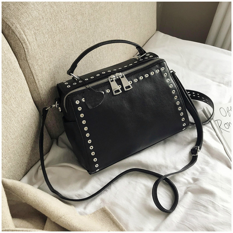 Women Handbag Pillow 2020 New Designer Fashion Rivet Crossbody Messenger Bag Large Capacity Vintage Tote Bag, Black
Women Handbag Pillow 2020 New Designer Fashion Rivet Crossbody Messenger Bag Large Capacity Vintage Tote Bag, Black