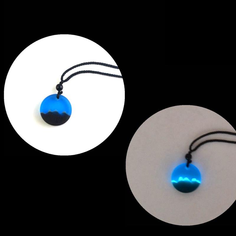 Luminous jewelry necklace, resin handicraft pendant, shining at night, women and men adapt to wear pendant necklace
Luminous jewelry necklace, resin handicraft pendant, shining at night, women and men adapt to wear pendant necklace