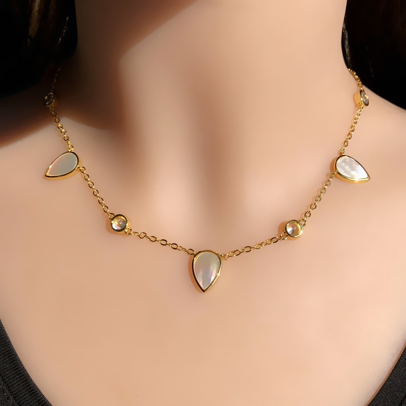 Water Drop Natural Freshwater Mother Of Pearl Sea Shell Pendant Necklaces For Women Colorful Crystal Glass stone Choker Necklace
Water Drop Natural Freshwater Mother Of Pearl Sea Shell Pendant Necklaces For Women Colorful Crystal Glass stone Choker Necklace