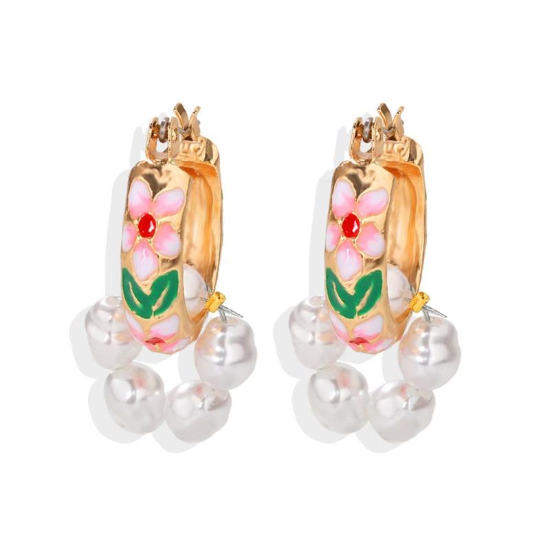 Ladies hot sale color hoop earrings girls colorful pearl earrings hand-printing imitation pearl stud all-match
Ladies hot sale color hoop earrings girls colorful pearl earrings hand-printing imitation pearl stud all-match