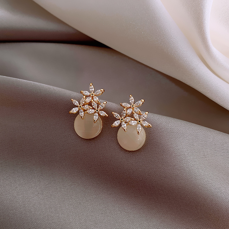 Shiny Side Fashion Brand Jewelry Crystal Flower Stud Earrings For Women Gift Opal Beads Earrings
Shiny Side Fashion Brand Jewelry Crystal Flower Stud Earrings For Women Gift Opal Beads Earrings