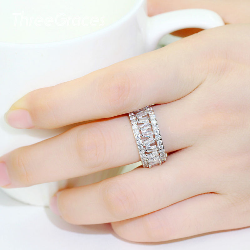 ThreeGraces Fashion Women Jewelry Brilliant White Cubic Zircon Crystal Big Round Engagement Wedding Band Rings for Brides RG130
ThreeGraces Fashion Women Jewelry Brilliant White Cubic Zircon Crystal Big Round Engagement Wedding Band Rings for Brides RG130