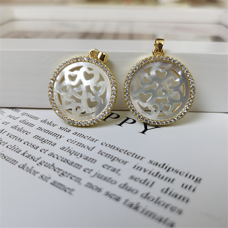 5pcs/lot Hot sale zircon mother-of-pearl hollow small love pendant new copper alloy gold plated clavicle chain necklace
5pcs/lot Hot sale zircon mother-of-pearl hollow small love pendant new copper alloy gold plated clavicle chain necklace