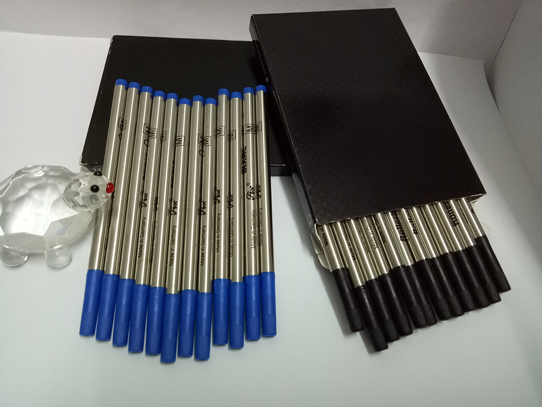 New Lot of 12 Pcs Rollerball Pen Black/Blue 710 Refill Medium Point can mixed collocation
New Lot of 12 Pcs Rollerball Pen Black/Blue 710 Refill Medium Point can mixed collocation