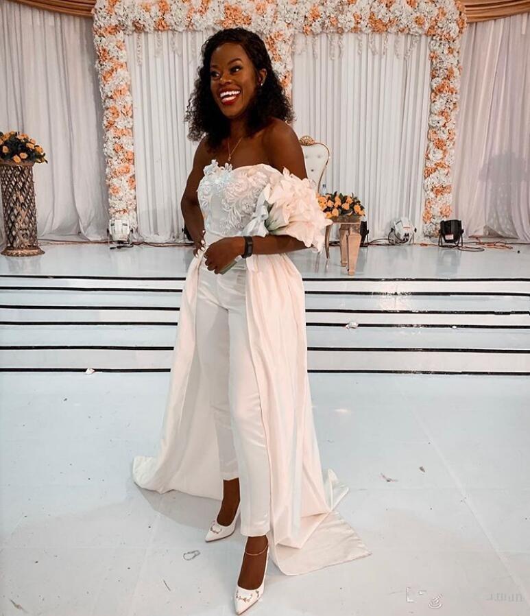 Fashion Strapless Jumpsuit Wedding Dresses Appliques Sleeveless Backless A Line Boho Beach Plus Size Bridal Gowns With Detachable Train