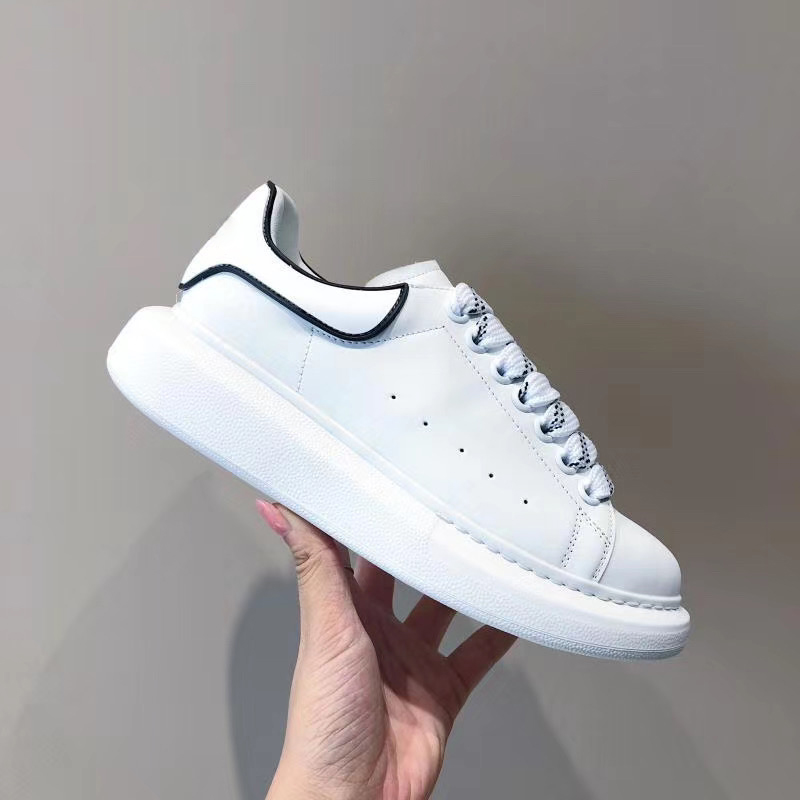 Men Women Smooth Calfskin Platform Sneakers Fluo Yellow Oversized Patent Leather Shoes Top Quality Flat Reflective Lace-up Trainers With Box, Black
Men Women Smooth Calfskin Platform Sneakers Fluo Yellow Oversized Patent Leather Shoes Top Quality Flat Reflective Lace-up Trainers With Box, Black