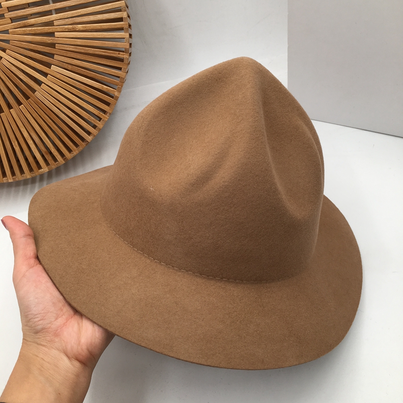 New winter in Europe and the wool felt hat female hat high volcanic cap of camel's hair Sir England Fedoras panama, Khaki
New winter in Europe and the wool felt hat female hat high volcanic cap of camel's hair Sir England Fedoras panama, Khaki