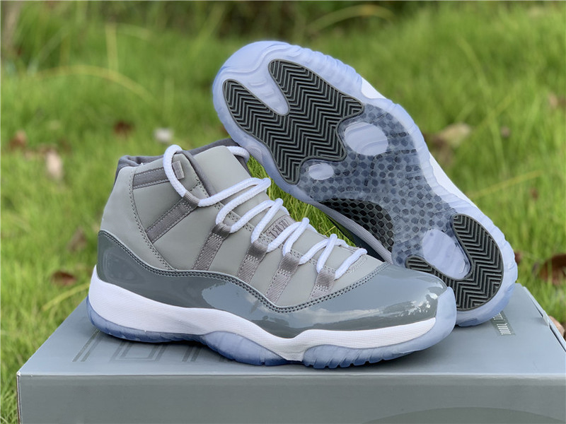 2020 Release Authentic 11 Cool Grey Medium White Real Carbon Fiber Men Basketball Shoes Sports Sneakers With Original Box 378037-001
2020 Release Authentic 11 Cool Grey Medium White Real Carbon Fiber Men Basketball Shoes Sports Sneakers With Original Box 378037-001