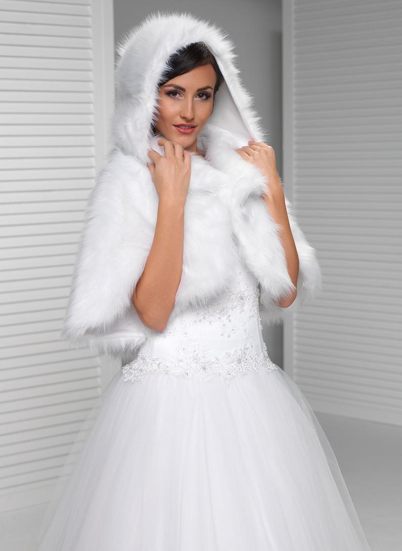 Winter Wedding Cape Bridal Manteau Custom Made Faux Fur Bridal Wraps & Jackets Special Party Banquet Wrap Wedding Bride Coats