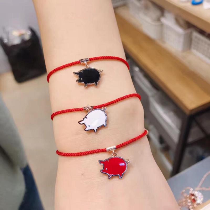 New Year Lucky Pig Pendant Bracelet Red String High Quality Fashion Personality For Good Luck Bracelet Birthday Gift 
New Year Lucky Pig Pendant Bracelet Red String High Quality Fashion Personality For Good Luck Bracelet Birthday Gift