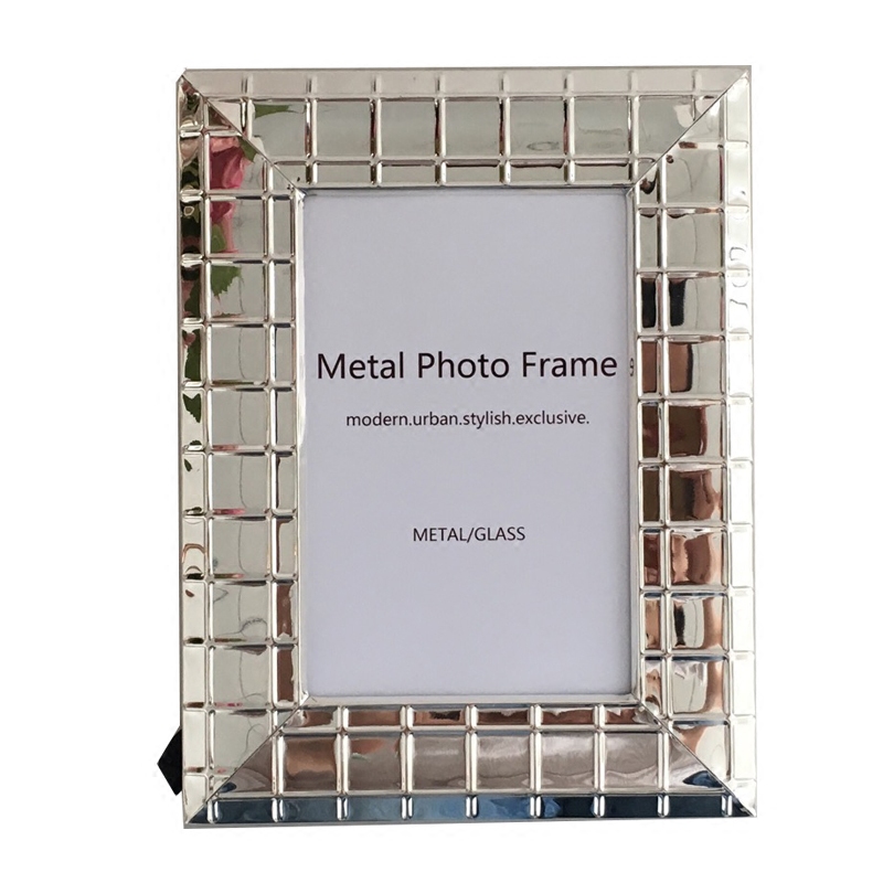 Simple Style Desktop Stand Photo Frame Luxury Silver Plated Metal Photo Frame Picture Frames MPF012
Simple Style Desktop Stand Photo Frame Luxury Silver Plated Metal Photo Frame Picture Frames MPF012