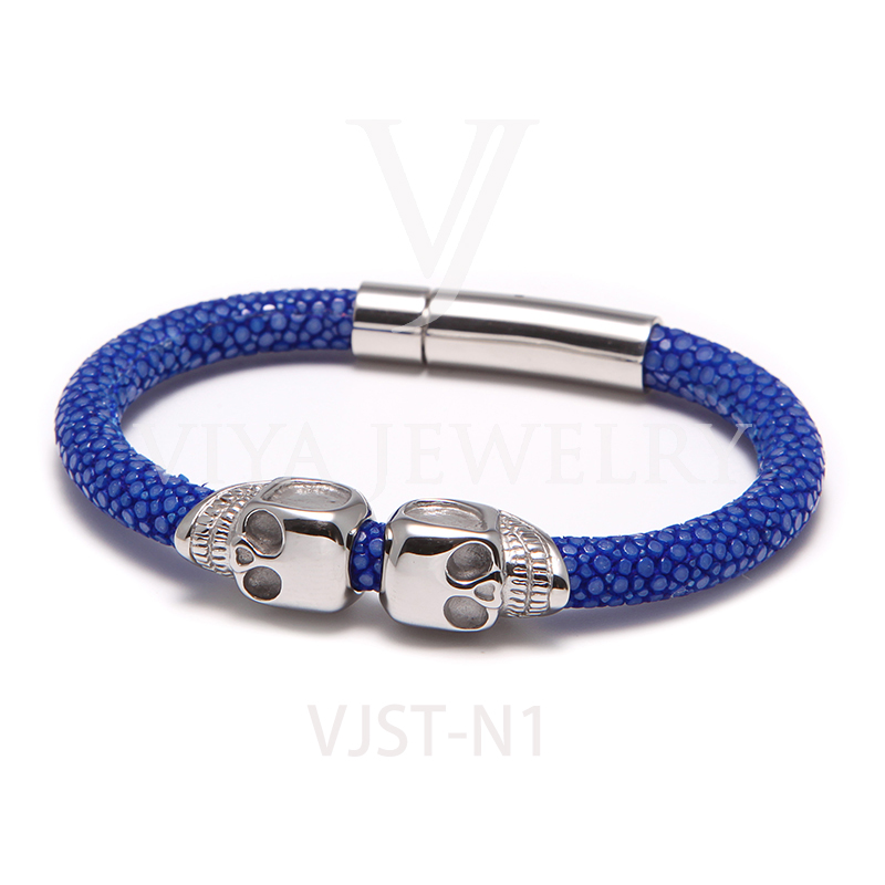 Genuine Blue Stingray Leather Bracelet For Footall Boy High Quality Bracelet With Gift Box High-end Friendship Gift For Men
Genuine Blue Stingray Leather Bracelet For Footall Boy High Quality Bracelet With Gift Box High-end Friendship Gift For Men