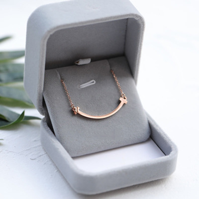 Fashion smile smile silver plated geometric Metal Necklace clavicle chain elegant lady wedding party Valentine's Day gift
Fashion smile smile silver plated geometric Metal Necklace clavicle chain elegant lady wedding party Valentine's Day gift