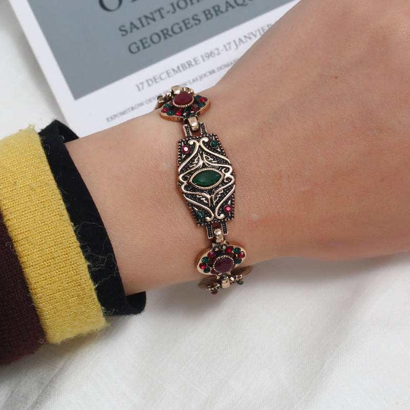 Vintage Ethnic Bracelets&Bangles Rehinstone Zircon Charm Bracelet Chain Female Jewelry Bracelets For Women
Vintage Ethnic Bracelets&Bangles Rehinstone Zircon Charm Bracelet Chain Female Jewelry Bracelets For Women