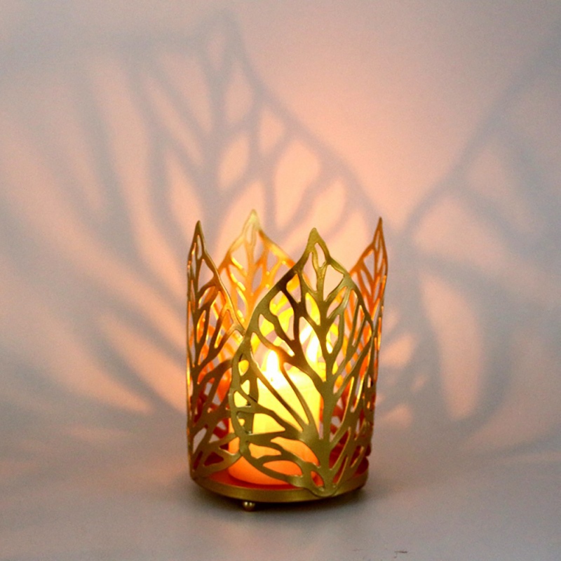 1PCS Wrought Iron Hollow Leaf Candlestick Holder Candle Wedding Props Crafts Home Decoration
1PCS Wrought Iron Hollow Leaf Candlestick Holder Candle Wedding Props Crafts Home Decoration