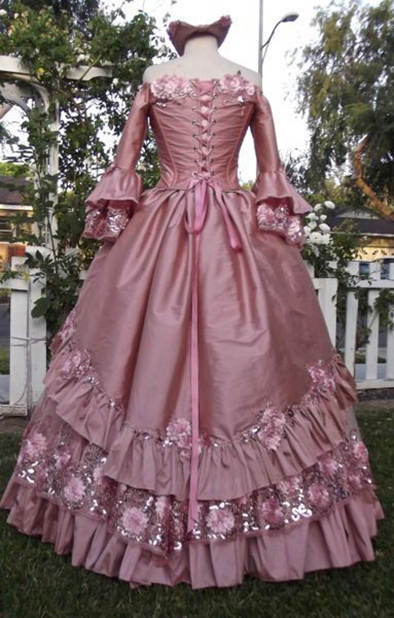 Old Fantasy Princess Gothic Wedding Dresses with Long Sleeve 2021 Off Shoulder Vintage Lace Floral Hallowmas Wedding Gown plus size robes