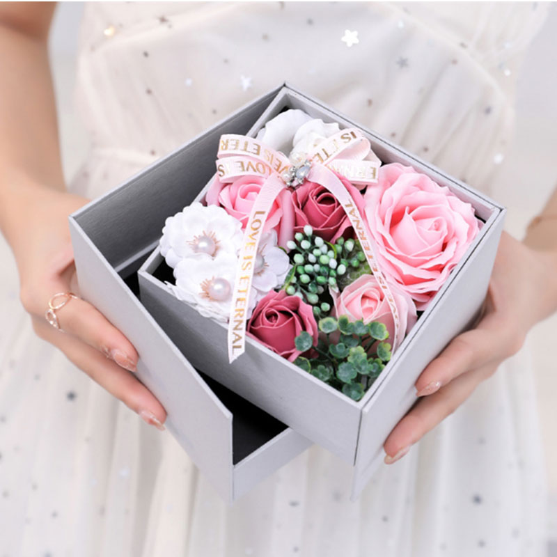 Rose Decoration Gift Box Valentines Day Gift for Girlfriend Women Wedding Birthday Party Anniversary Box with Jewelery
Rose Decoration Gift Box Valentines Day Gift for Girlfriend Women Wedding Birthday Party Anniversary Box with Jewelery