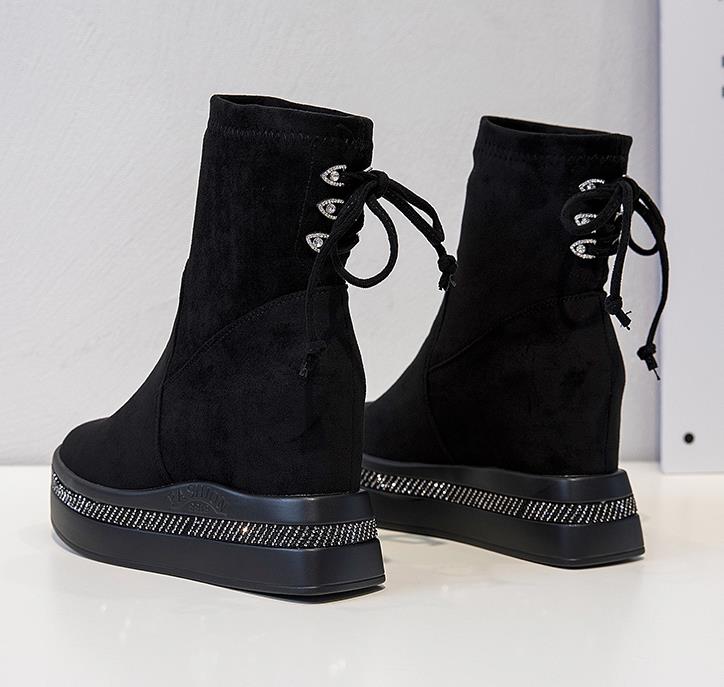 Net red increased female 2020 new autumn and winter women's shoes high-heeled boots and velvet thick-soled snow boots, Black
Net red increased female 2020 new autumn and winter women's shoes high-heeled boots and velvet thick-soled snow boots, Black