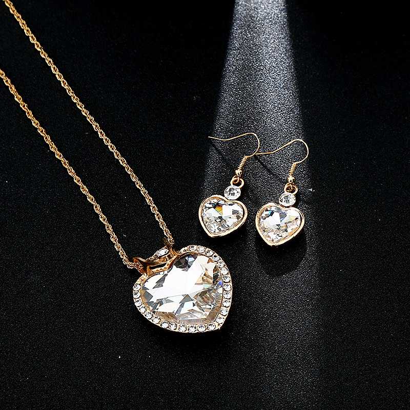 Classical Wedding Heart Shape Necklace Set Charm Jewelry For Women LOVE Anniversary Wedding Party Gifts
Classical Wedding Heart Shape Necklace Set Charm Jewelry For Women LOVE Anniversary Wedding Party Gifts