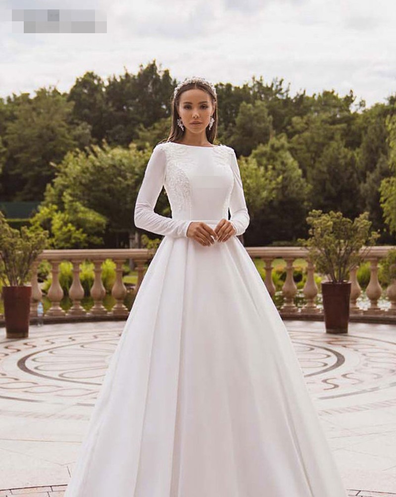 Elegant Satin Wedding Dresses bateau Long Sleeves Lace Bride Gowns Muslim applique Wedding Gown Covered Back Vestido de novia 2020