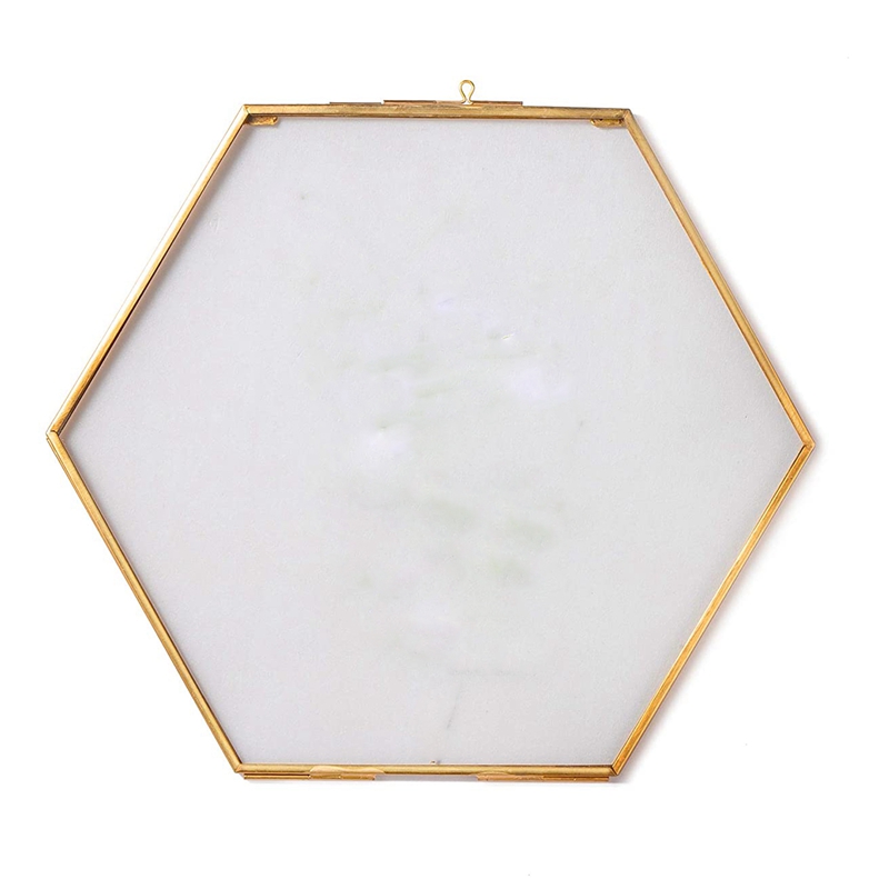 Hanging Hexagon Herbarium Brass Glass Frame for Pressed Flowers, Dried Flowers, Double Glass, Floating Frame Style
Hanging Hexagon Herbarium Brass Glass Frame for Pressed Flowers, Dried Flowers, Double Glass, Floating Frame Style