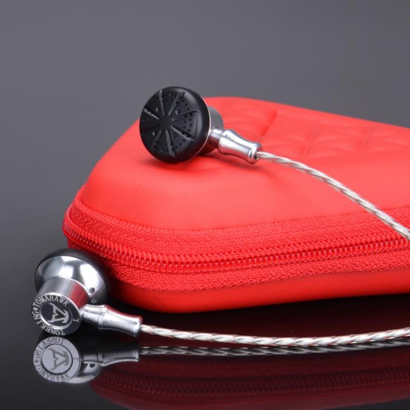 Hot TONEKING MusicMaker MrZ Tomahawk In Ear Earphone HIFI Earbud Fever Earphone Top Sound As MX985/MX980 E888/282 Free Shipping
Hot TONEKING MusicMaker MrZ Tomahawk In Ear Earphone HIFI Earbud Fever Earphone Top Sound As MX985/MX980 E888/282 Free Shipping