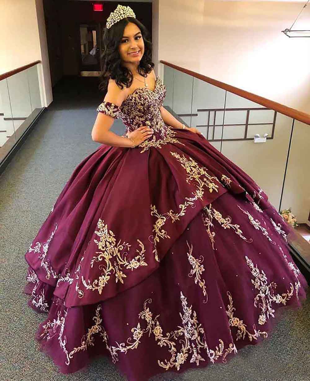 Classy Burgundy Ball Gown Quinceanera Dresses Sweetheart Neck Appliques Gold Lace Sweet 16 Dress Satin Prom Party Masquerade Gowns