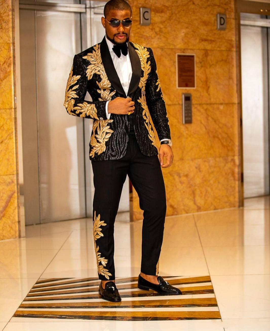 Black Mens Two Pieces Sequins Embroidery Wedding Grooms Tuxedos Custom Made One Button Formal Prom Suit Jacket And Pants