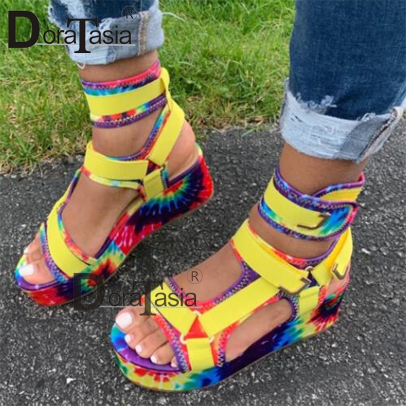 DORATASIA 2020 New Ladies Platform Gladiator Sandals INS Hot Colorful Wedges Summer Sandals Women Party Wholesale Shoes Woman Y200620, Purple
DORATASIA 2020 New Ladies Platform Gladiator Sandals INS Hot Colorful Wedges Summer Sandals Women Party Wholesale Shoes Woman Y200620, Purple
