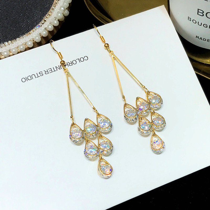 Sparkling crystal zircon earrings female elegant long drop design drop earring all-match personality tassel earring
Sparkling crystal zircon earrings female elegant long drop design drop earring all-match personality tassel earring