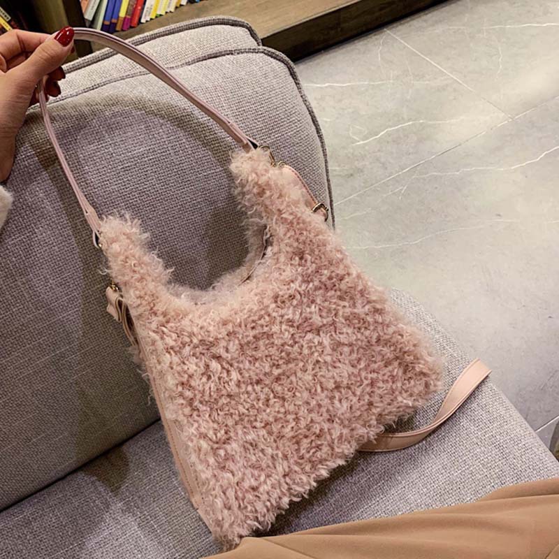 Fur Bag Underarm Bag Women's 2020 New Winter Plush Shoulder Women's Messenger Casual Furry Fluffy, Black
Fur Bag Underarm Bag Women's 2020 New Winter Plush Shoulder Women's Messenger Casual Furry Fluffy, Black