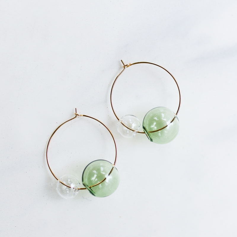 Original Hand Blown Glass Hoop Earrings For Women Fresh Transparent Bubble Korean Earrings 2020 Christmas Femme Bijoux
Original Hand Blown Glass Hoop Earrings For Women Fresh Transparent Bubble Korean Earrings 2020 Christmas Femme Bijoux
