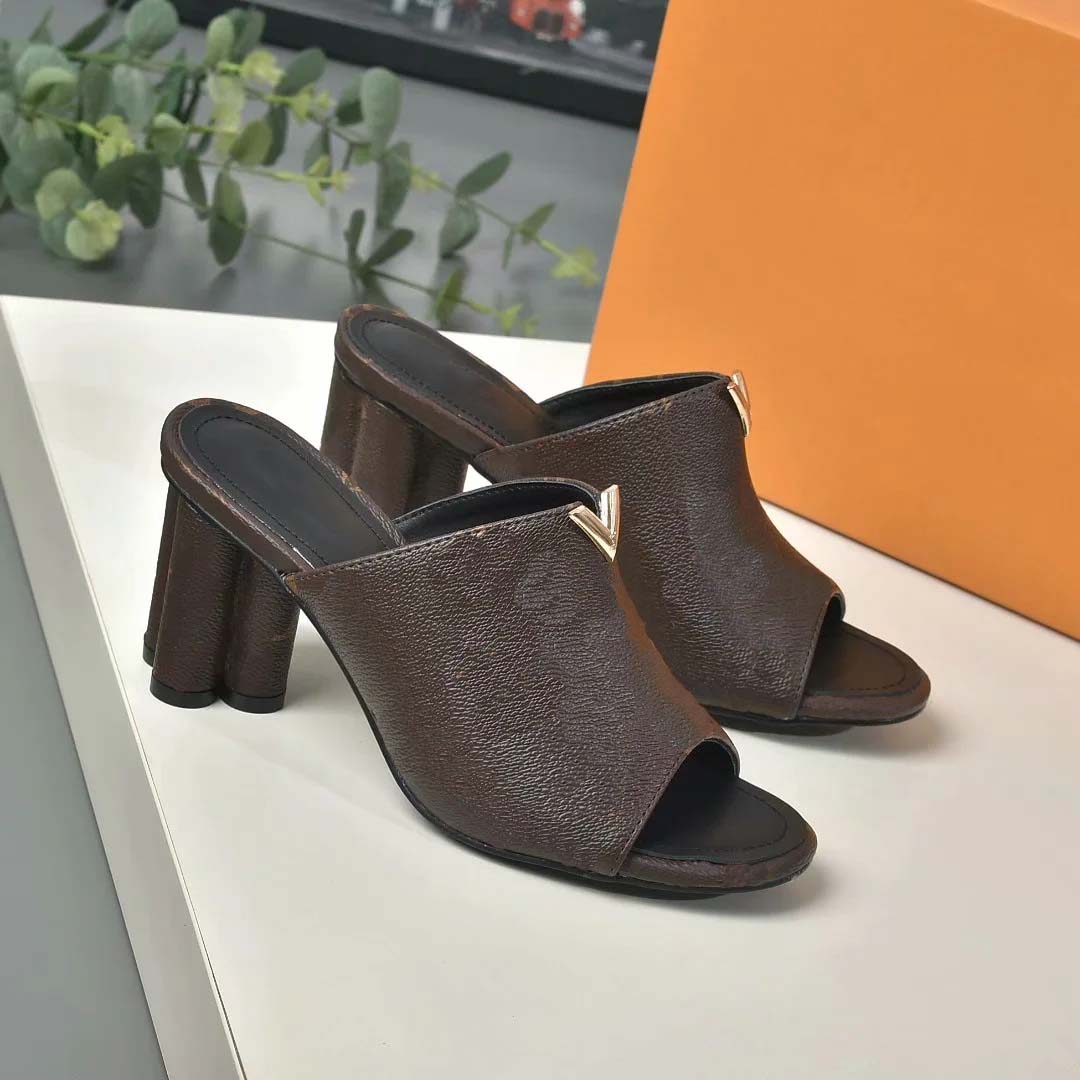Woman Slippers heel shoe Sandals Beach Slide Quality Slippers Fashion Scuffs Slipper Casual shoes For Lady by shoe02 A05, This is the box
Woman Slippers heel shoe Sandals Beach Slide Quality Slippers Fashion Scuffs Slipper Casual shoes For Lady by shoe02 A05, This is the box