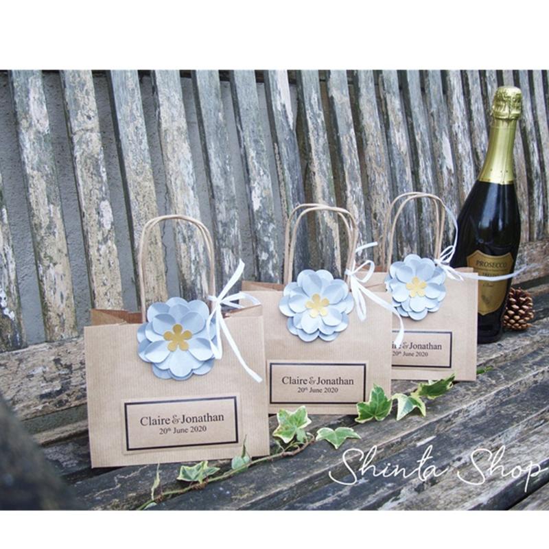 Personalised wedding favour bag birthday goodie bag baby shower 12cm tall x 15cm width x 8cm cutom deep with Silver Grey Dahlia
Personalised wedding favour bag birthday goodie bag baby shower 12cm tall x 15cm width x 8cm cutom deep with Silver Grey Dahlia